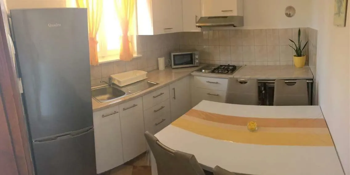 Apartman Lori Novi Vinodolski 0*,  Kroatien
